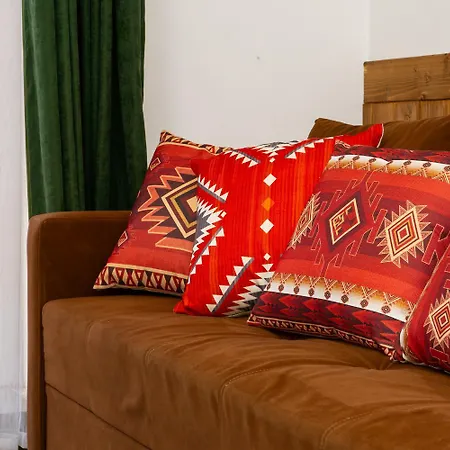 Freeman-4a 4місний з кухнею, терасою, грилем - на увесь перший поверх котеджу Nyaraló Bukovel