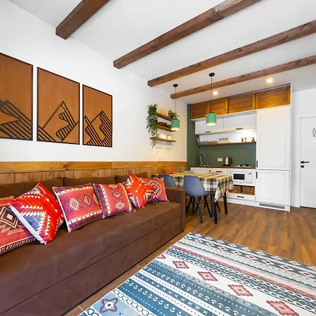 Casa de Férias Freeman-4a 4місний з кухнею, терасою, грилем - на увесь перший поверх котеджу Bukovel