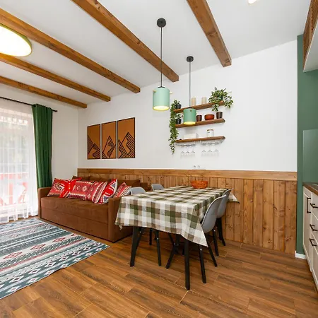 Nyaraló Freeman-4a 4місний з кухнею, терасою, грилем - на увесь перший поверх котеджу *