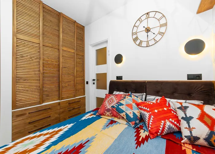 Freeman-4a 4місний з кухнею, терасою, грилем - на увесь перший поверх котеджу *