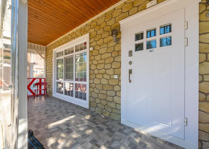 Freeman-4a 4місний з кухнею, терасою, грилем - на увесь перший поверх котеджу Nyaraló Bukovel