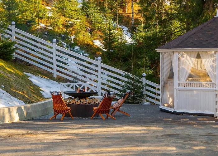 Freeman-4a 4місний з кухнею, терасою, грилем - на увесь перший поверх котеджу Nyaraló Bukovel